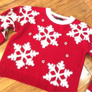 33 Degrees Christmas sweater puffy fabric  snowflakes red white cozy small